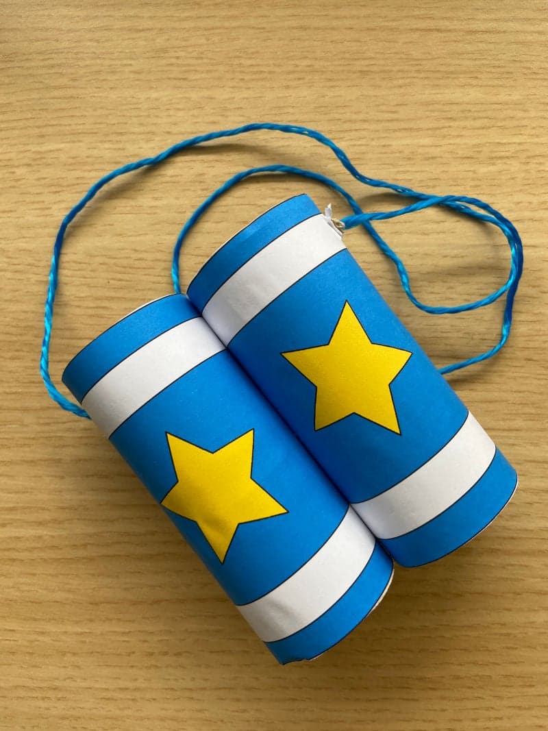 Craft for kids preschool kindergarten. Educational play for toddlers for preschool. Binoculars. Toilet paper roll. Rope. Free printable material.