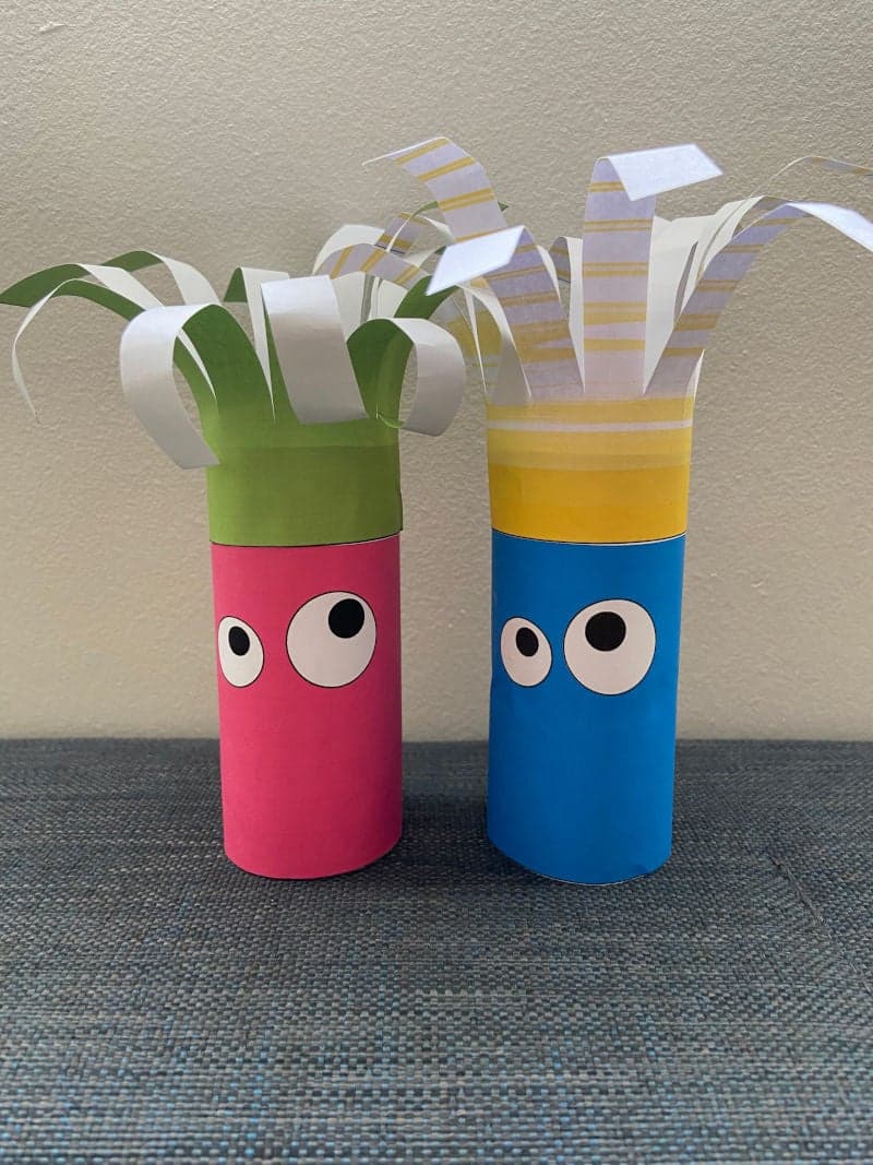 Craft for kids preschool kindergarten. Educational play for toddlers for preschool. Paper hair dolls. Toilet paper roll. Free printable material.
